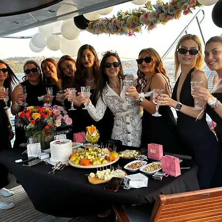 Nova Yachting بوتيل *